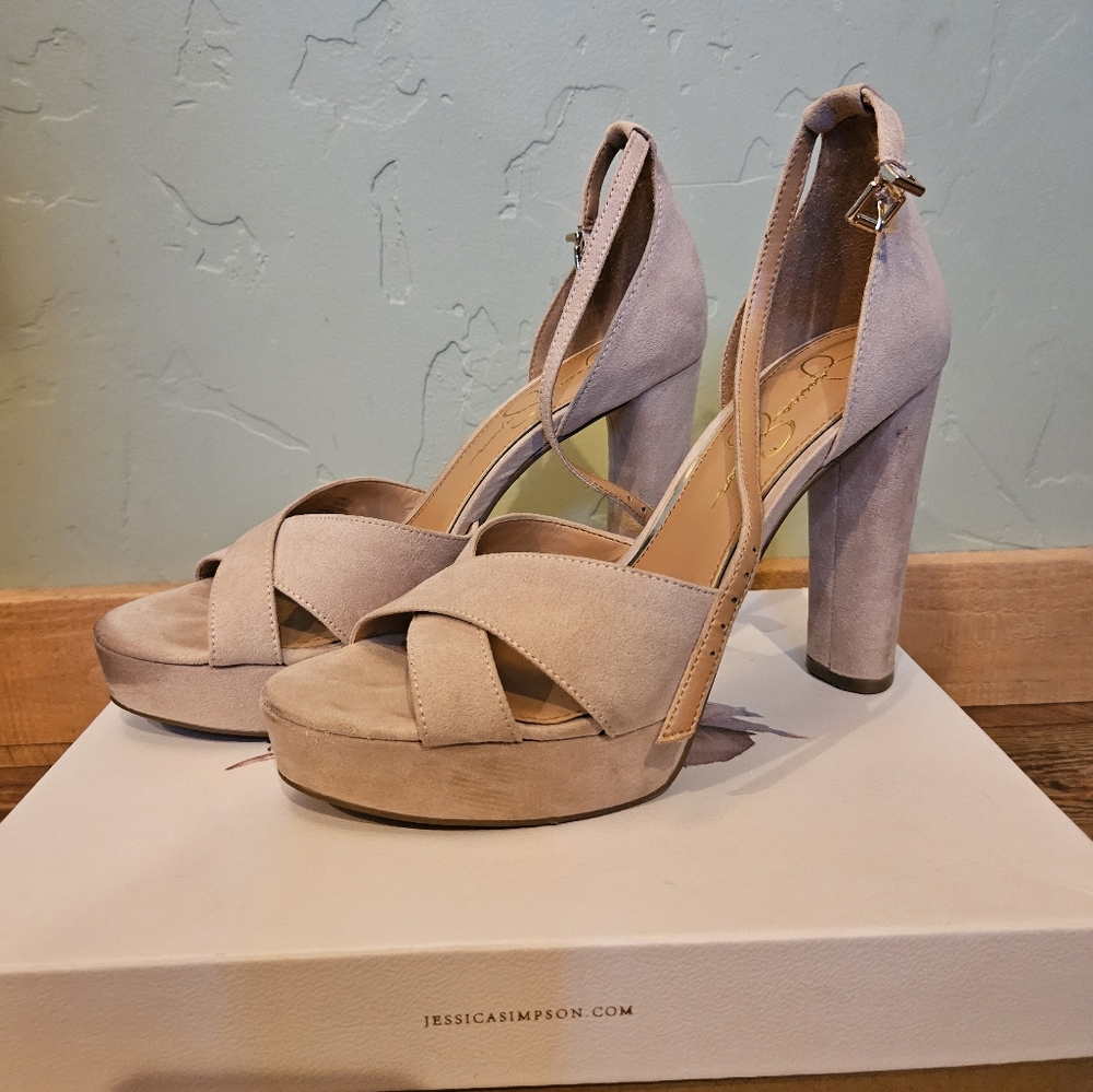 Jessica Simpson platforms